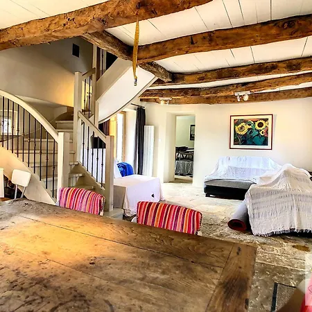 Holiday home Mas De La Canne Jaune